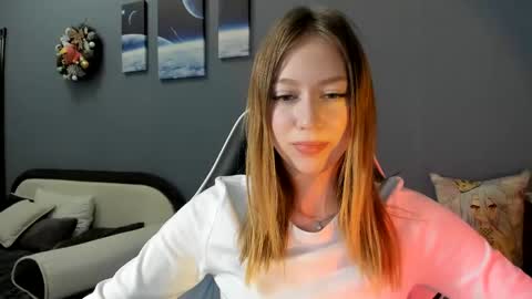 Snapshot of polihoney chatting on 01.14.25 Polina online show from 01.14.25