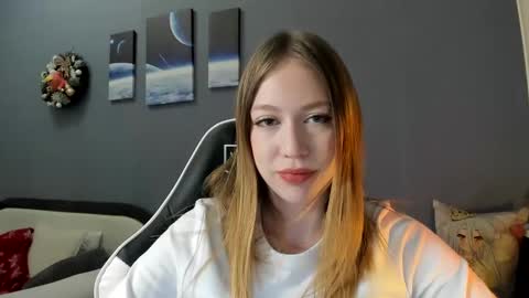 Snapshot of polihoney chatting on 01.17.25 Polina online show from 01.17.25