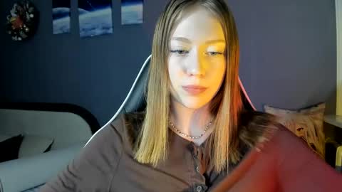 Snapshot of polihoney chatting on 02.13.25 Polina online show from 02.13.25