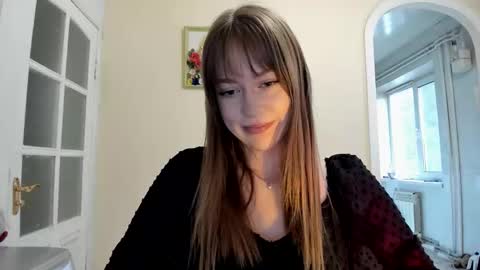 Snapshot of polihoney chatting on 10.23.25 Polina online show from 10.23.25