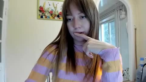 Snapshot of polihoney chatting on 10.24.25 Polina online show from 10.24.25