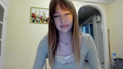 Snapshot of polihoney chatting on 10.27.25 Polina online show from 10.27.25
