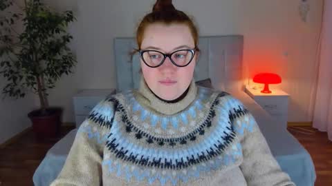 Snapshot of polinasallivan chatting on 12.16.25 Polina online show from 12.16.25