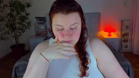 Snapshot of polinasallivan chatting on 06.10.26 Polina online show from 06.10.26