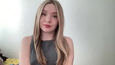 Snapshot of polishangel222 chatting on 05.11.26 polishangel222 online show from 05.11.26