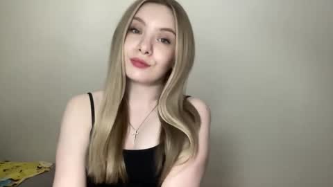 Snapshot of polishangel222 chatting on 05.19.26 polishangel222 online show from 05.19.26