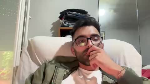 Snapshot of pollabeta chatting on 10.26.25 pollabeta online show from 10.26.25