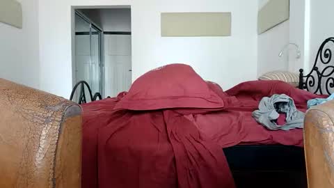 Snapshot of pollexxx66 chatting on 12.18.25 Paul online show from 12.18.25