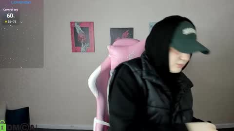 Snapshot of polly__mayer chatting on 10.03.25 Polly online show from 10.03.25