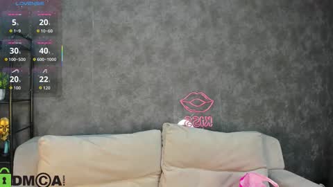 Snapshot of polly__mayer chatting on 10.13.25 Polly online show from 10.13.25