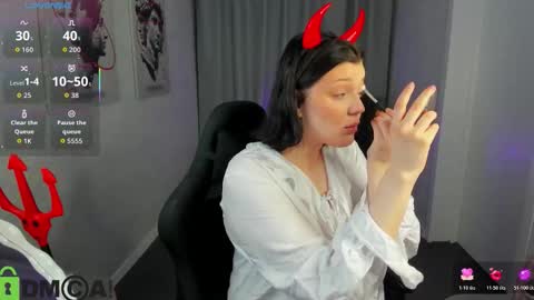 Snapshot of polly__mayer chatting on 10.22.25 Polly online show from 10.22.25