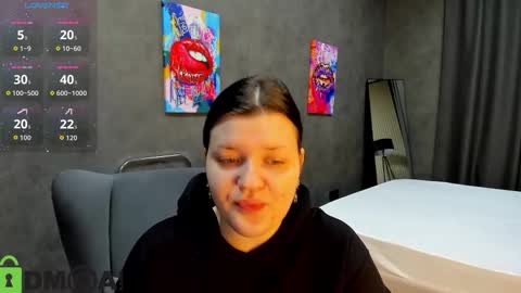 Snapshot of polly__mayer chatting on 10.29.25 Polly online show from 10.29.25