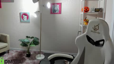 Snapshot of polly__mayer chatting on 12.02.25 Polly online show from 12.02.25