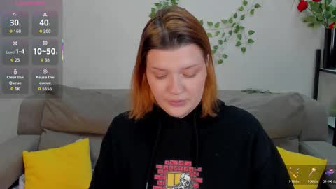 Snapshot of polly__mayer chatting on 12.18.25 Polly online show from 12.18.25