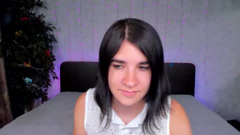 Snapshot of polly_love_ chatting on 09.09.25 Polly online show from 09.09.25