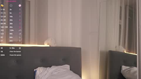 Snapshot of pollybun chatting on 09.09.25 Anna online show from 09.09.25