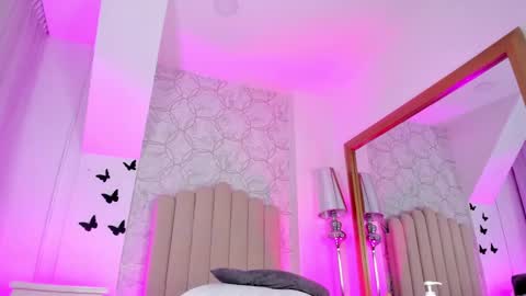 Carolina online show from 02.08.25