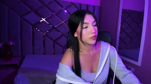 Snapshot of poly_sasha_ chatting on 11.29.25 poly sasha online show from 11.29.25