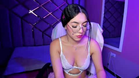 poly sasha  online show from 04.24.26