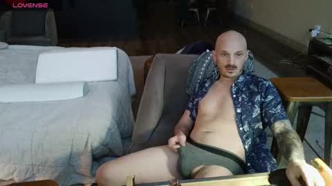 Snapshot of pompous_pirate chatting on 03.03.26 Pompous Pirates online show from 03.03.26