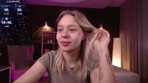 Snapshot of pooja_hegde chatting on 09.22.25 Eva online show from 09.22.25