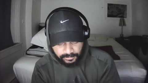 Snapshot of popfizzt chatting on 10.28.25 popfizzt online show from 10.28.25