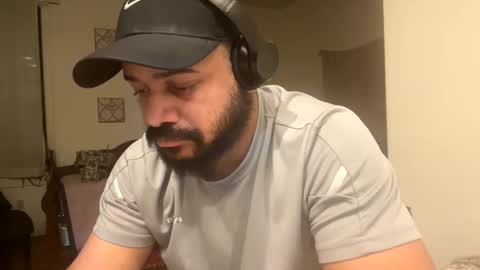 Snapshot of popfizzt chatting on 11.21.25 popfizzt online show from 11.21.25