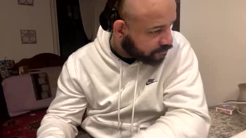 Snapshot of popfizzt chatting on 11.27.25 popfizzt online show from 11.27.25