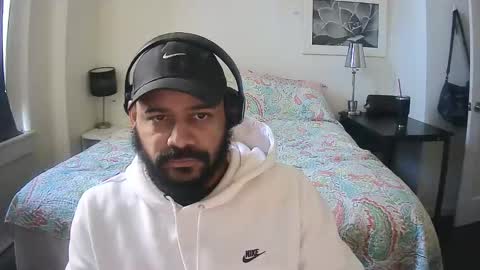 Snapshot of popfizzt chatting on 12.01.25 popfizzt online show from 12.01.25