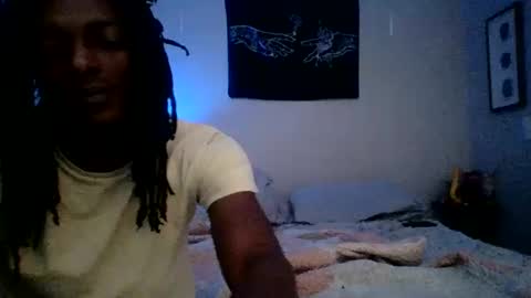 Snapshot of popoutmama chatting on 12.04.24 popoutmama online show from 12.04.24