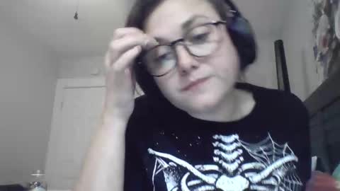 Poppy Stax online show from 10.22.25