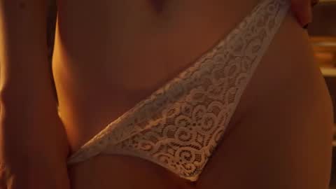 Agnes online show from 03.04.25