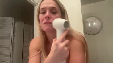 Snapshot of portiabanks chatting on 03.08.26 Portia Banks online show from 03.08.26