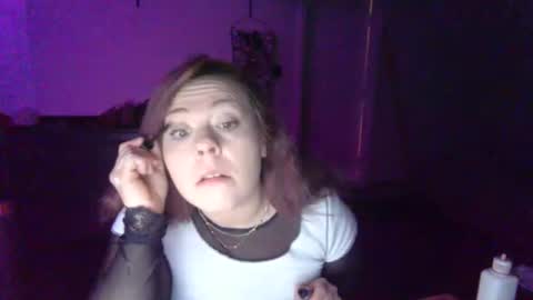 Snapshot of posionedxpeach chatting on 10.24.25 posionedxpeach online show from 10.24.25