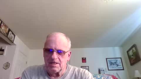 potato_chipz70 online show from 12.14.25