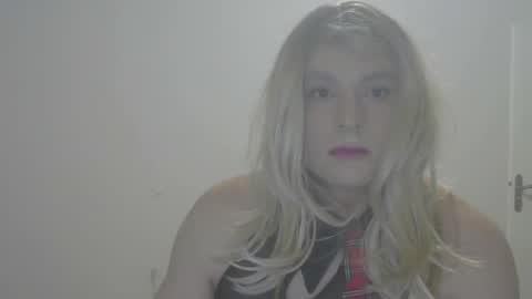 Snapshot of potironuc chatting on 02.28.25 potironuc online show from 02.28.25