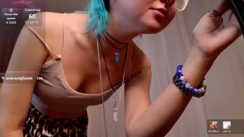 Snapshot of powderofgun chatting on 03.27.26 powderofgun online show from 03.27.26