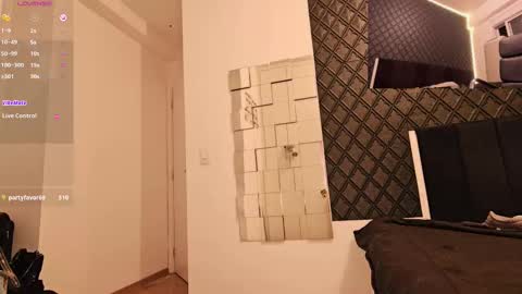 Ravena Rozz online show from 02.17.25