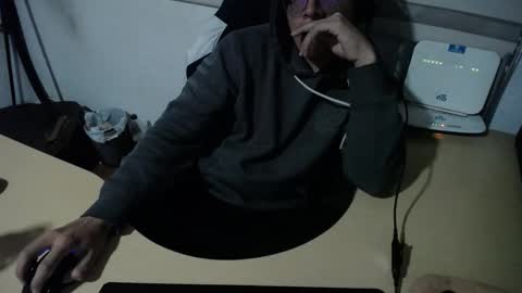 Snapshot of powerfulzeus2 chatting on 10.23.25 powerfulzeus2 online show from 10.23.25