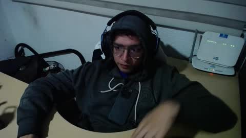 Snapshot of powerfulzeus2 chatting on 11.15.25 powerfulzeus2 online show from 11.15.25