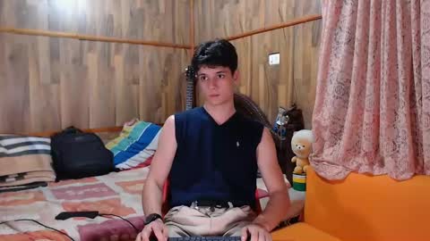 Snapshot of powertwinky chatting on 02.04.25 chris independent online show from 02.04.25