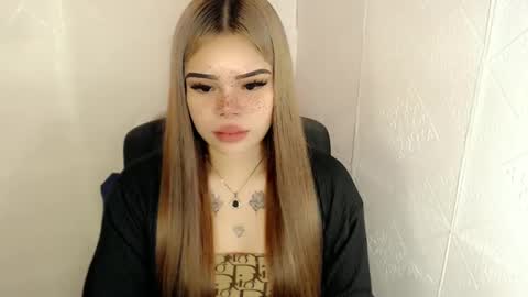 MAXXINE online show from 03.06.25