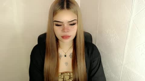 MAXXINE online show from 03.08.25