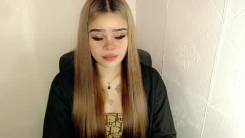 MAXXINE online show from 03.09.25