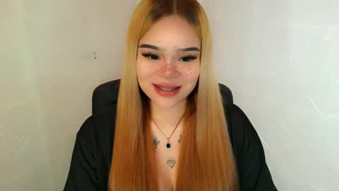 MAXXINE online show from 12.02.25