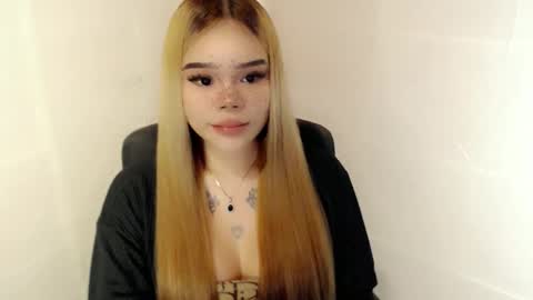 MAXXINE online show from 12.17.25