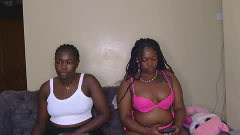 Snapshot of preetycookie chatting on 02.05.25 Lilly online show from 02.05.25