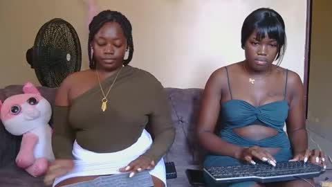 Snapshot of preetycookie chatting on 02.16.25 Lilly online show from 02.16.25