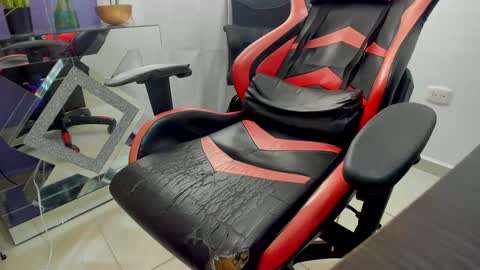 PRESSURE online show from 12.21.24