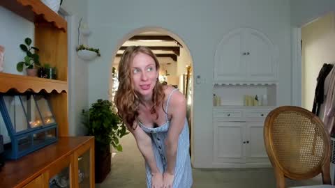 Snapshot of pretendlunch chatting on 02.02.26 Pretend online show from 02.02.26